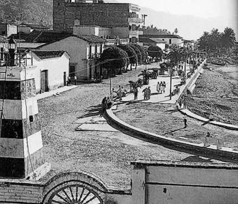 Photo of Puerto Vallarta's old MalecÃ³n.