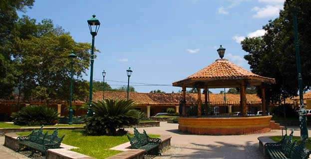 El Tuito Plaza.